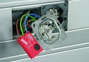 محافظ نوسان ولتاژ نوع 3 | به صورت متسلسل | دوقطبی