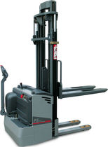 (تراک )جک استاکر  برقی (الکتریکی) | حمل بصورت کشیدن با دست