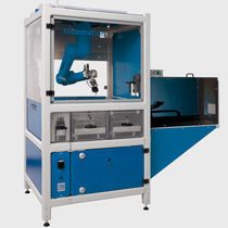 ربات مفصلی سه محوری برای بارگیری و جابجایی